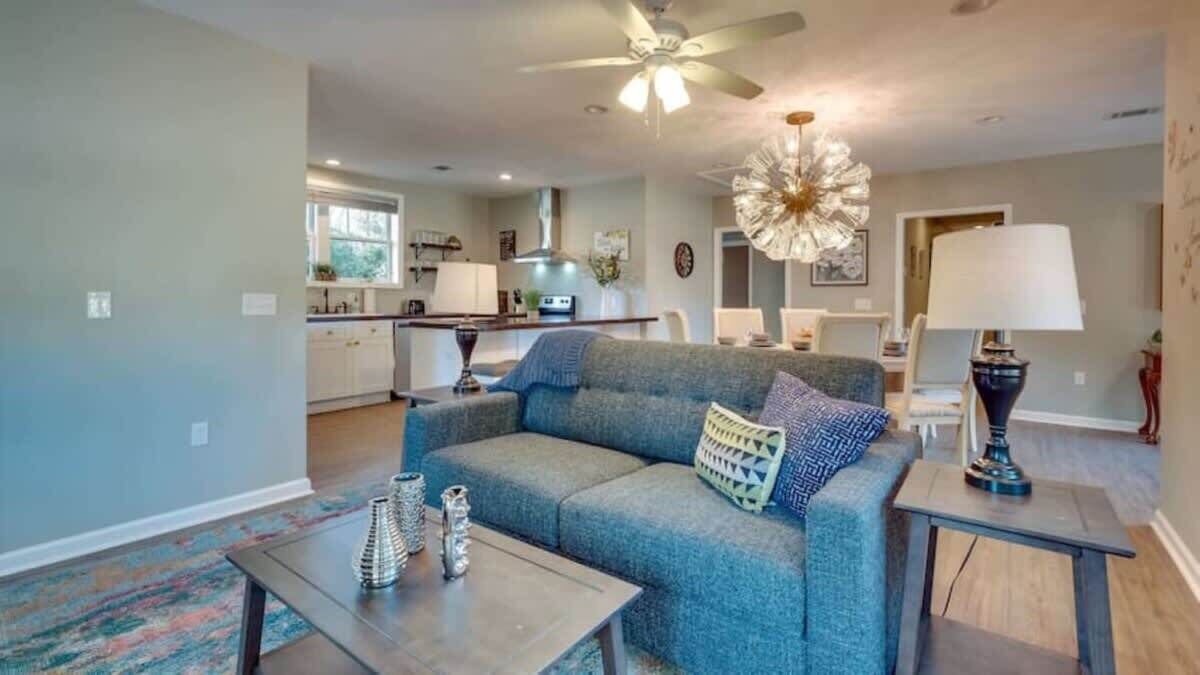 Photo of Livingroom in Thunderbolt