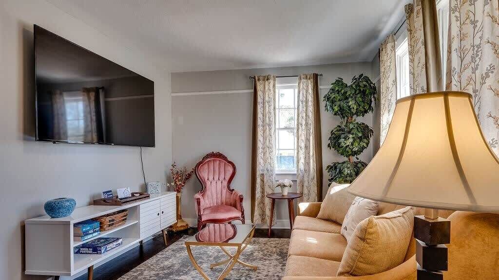 Photo of Livingroom in Savannah