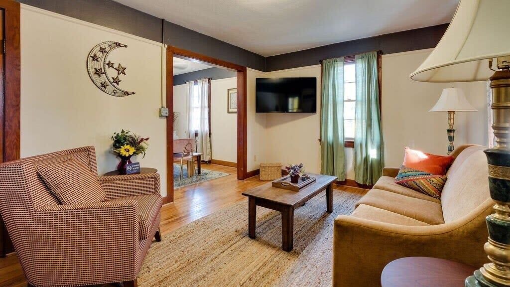 Photo of Livingroom in Savannah