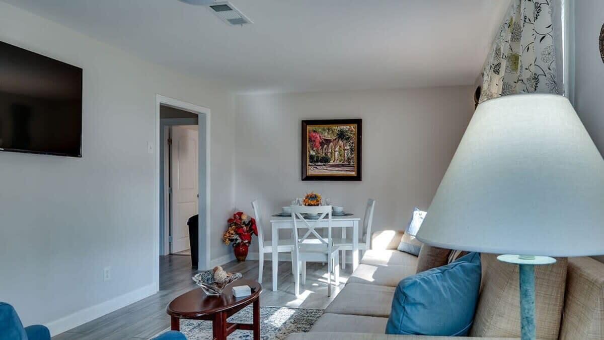 Photo of Livingroom in Garden City