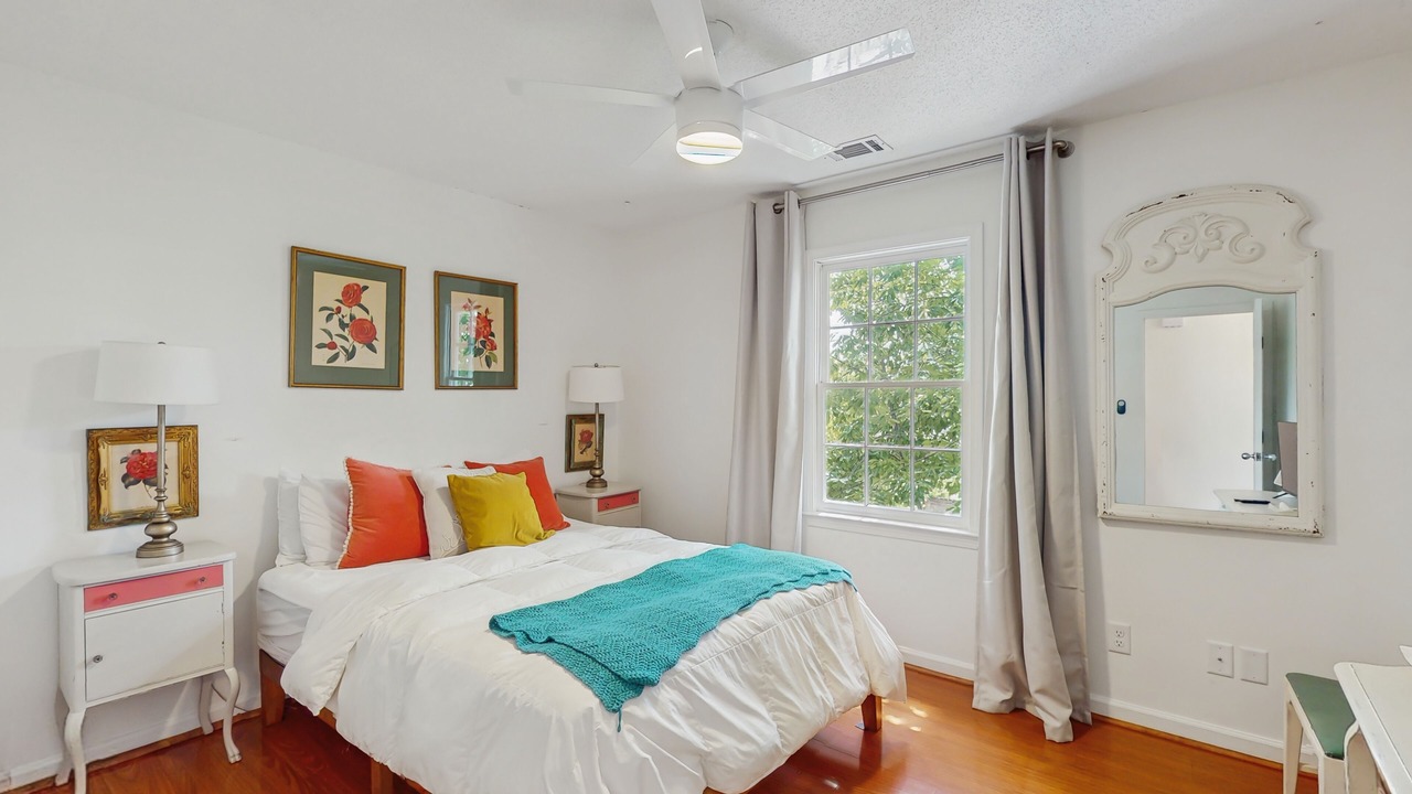 Photo of Bedroom in Beach Institute