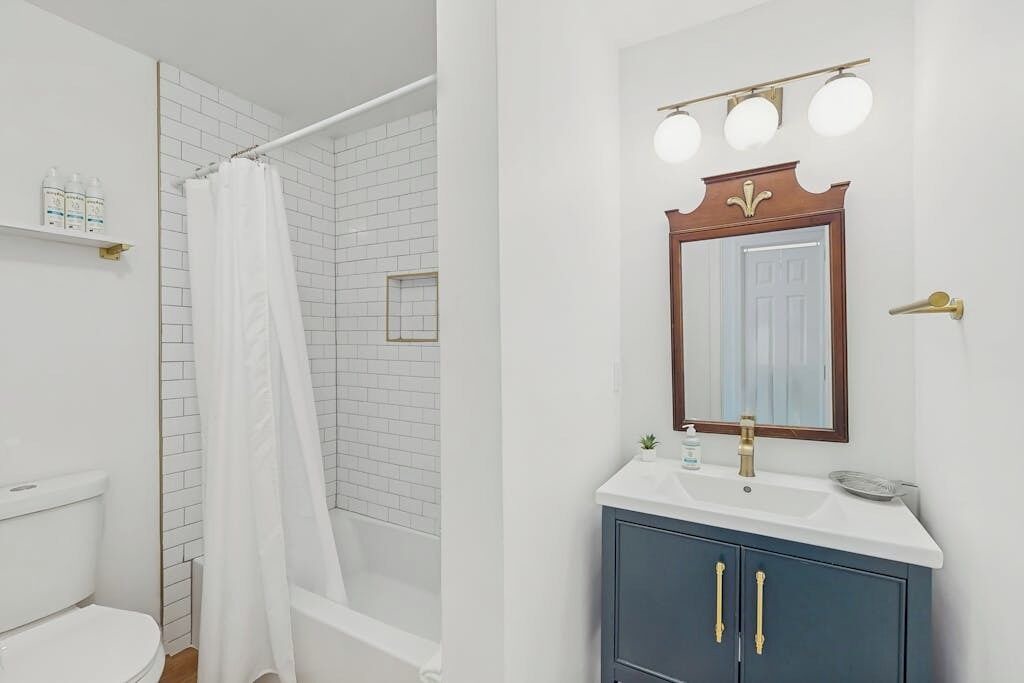 Photo of Bathroom in Beach Institute