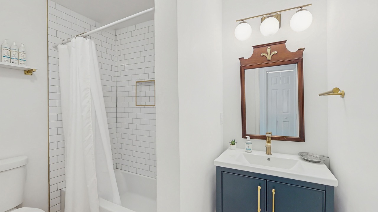 Photo of Bathroom in Beach Institute