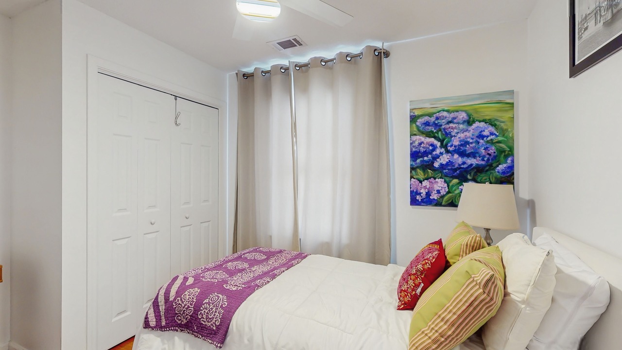 Photo of Bedroom in Beach Institute
