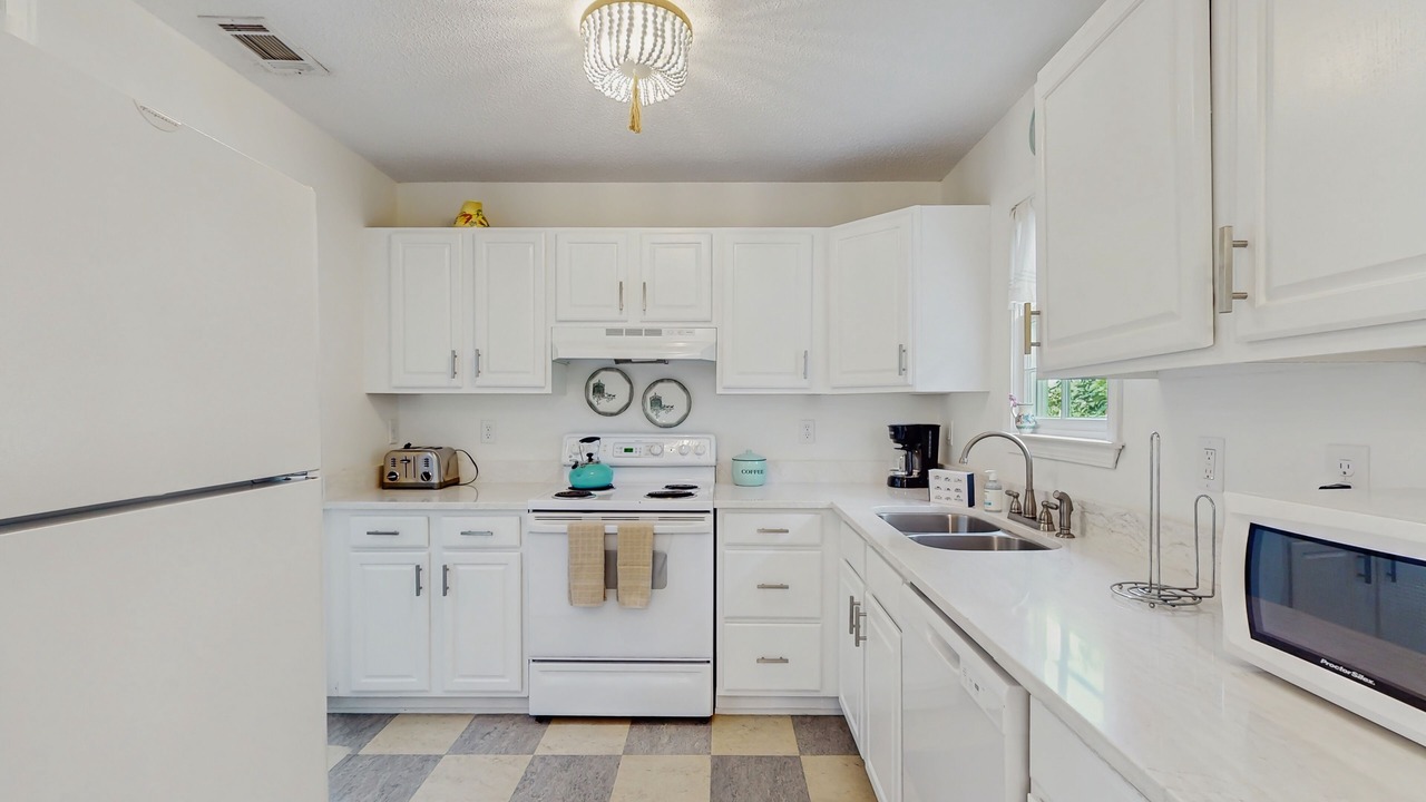 Photo of Kitchen in Beach Institute