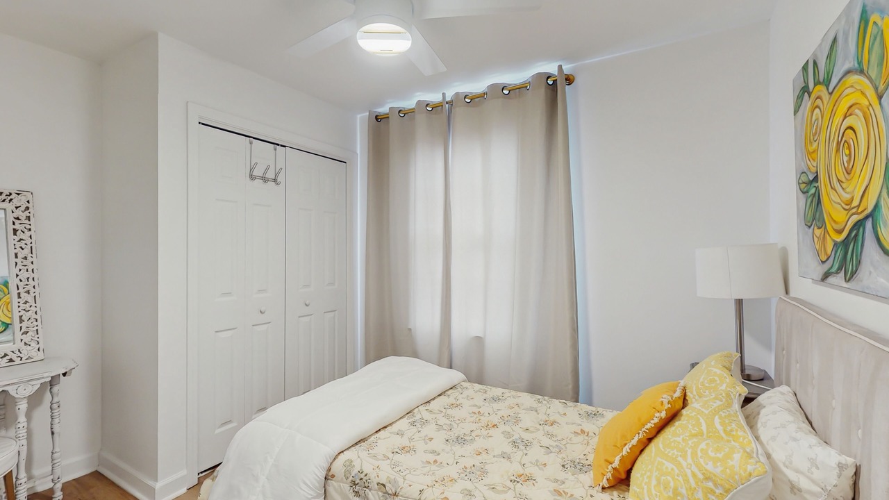 Photo of Bedroom in Beach Institute