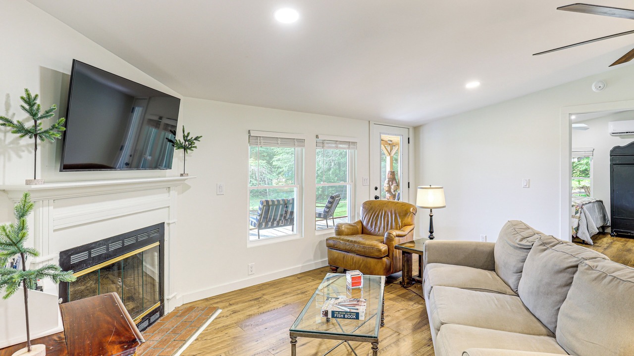 Photo of Livingroom in Cleveland