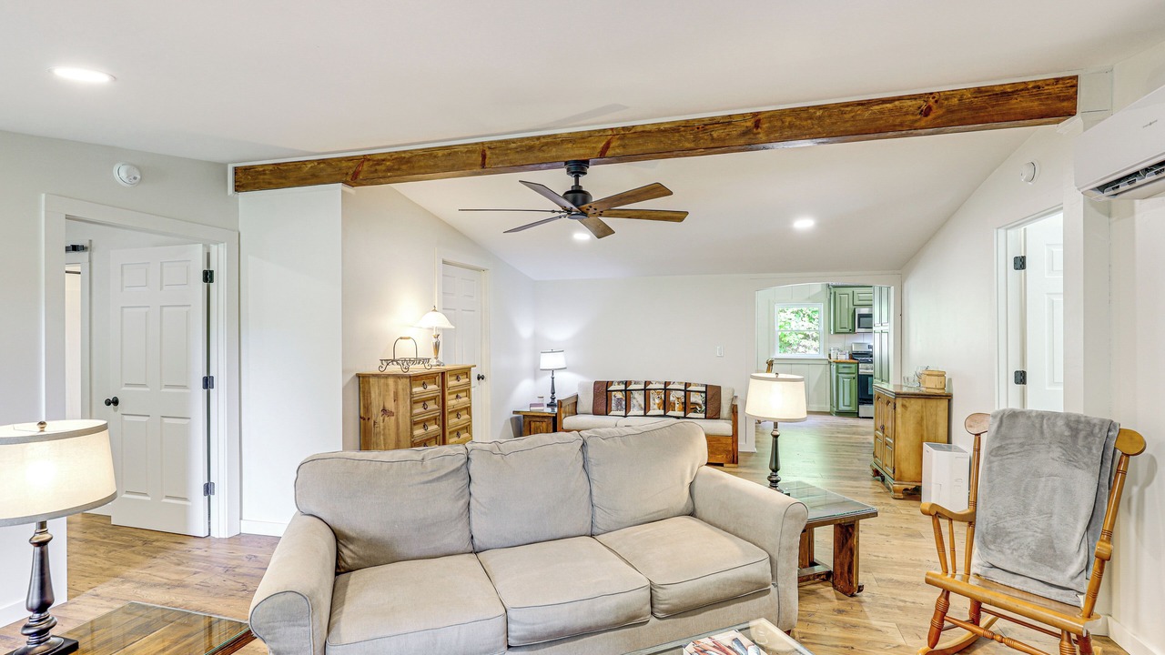 Photo of Livingroom in Cleveland