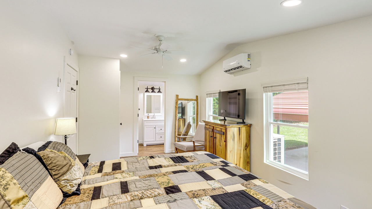 Photo of Bedroom in Cleveland