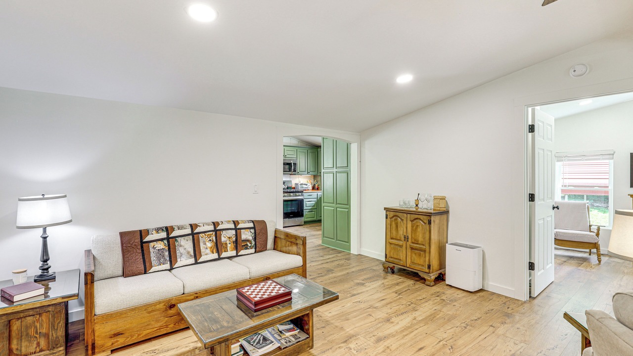 Photo of Livingroom in Cleveland