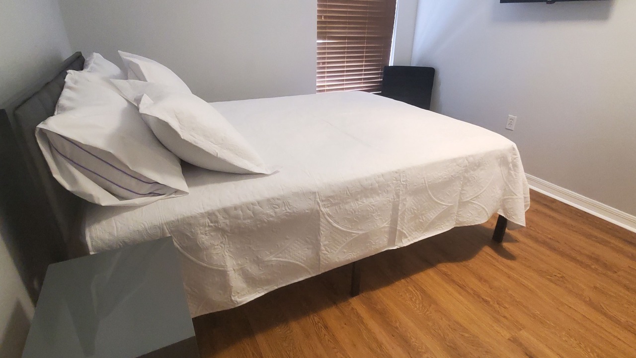Photo of Bedroom in Crescent Lakes