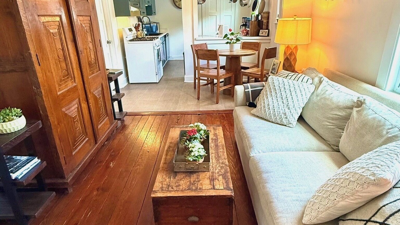 Photo of Livingroom in Westside
