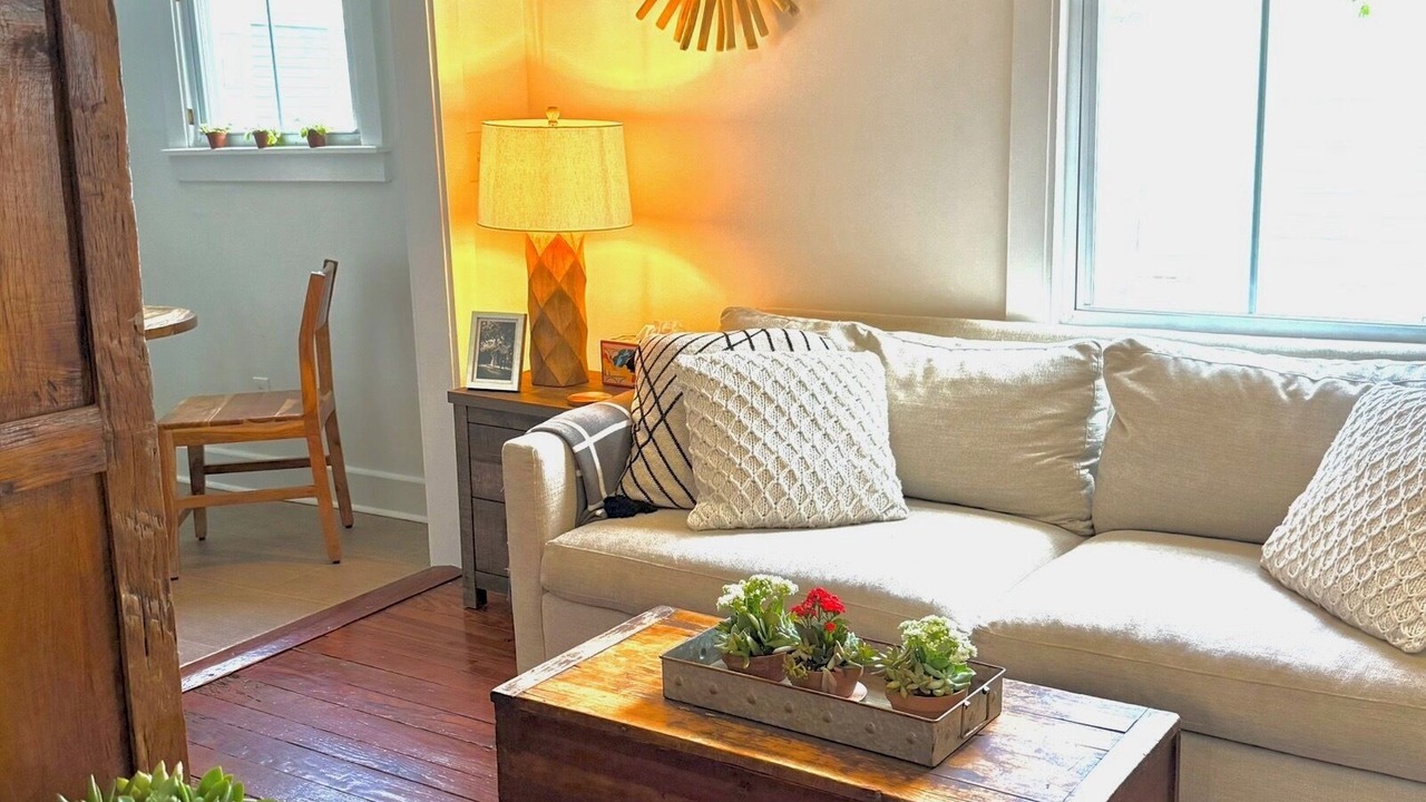 Photo of Livingroom in Westside