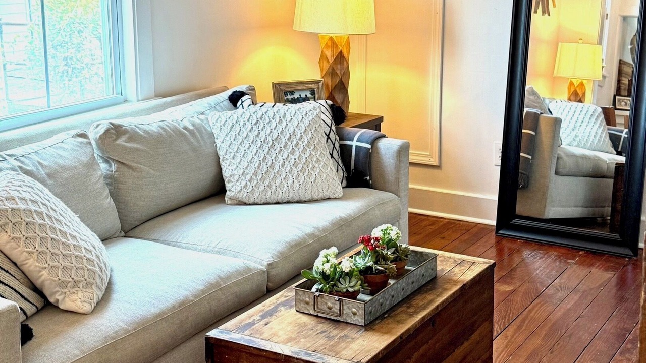 Photo of Livingroom in Westside