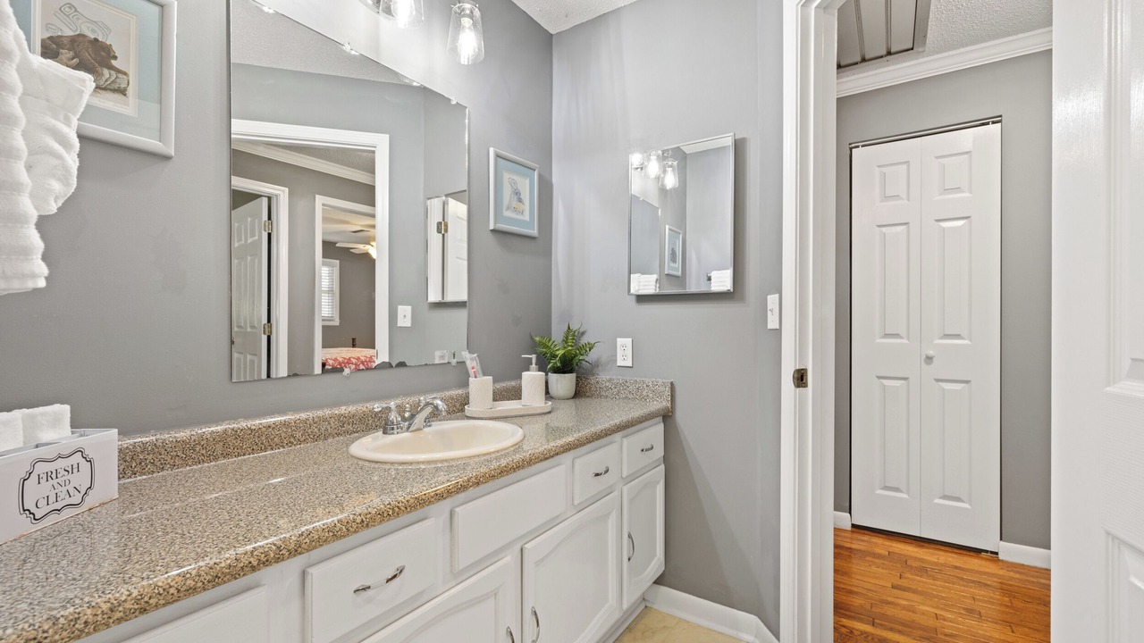 Photo of Bathroom in Elf