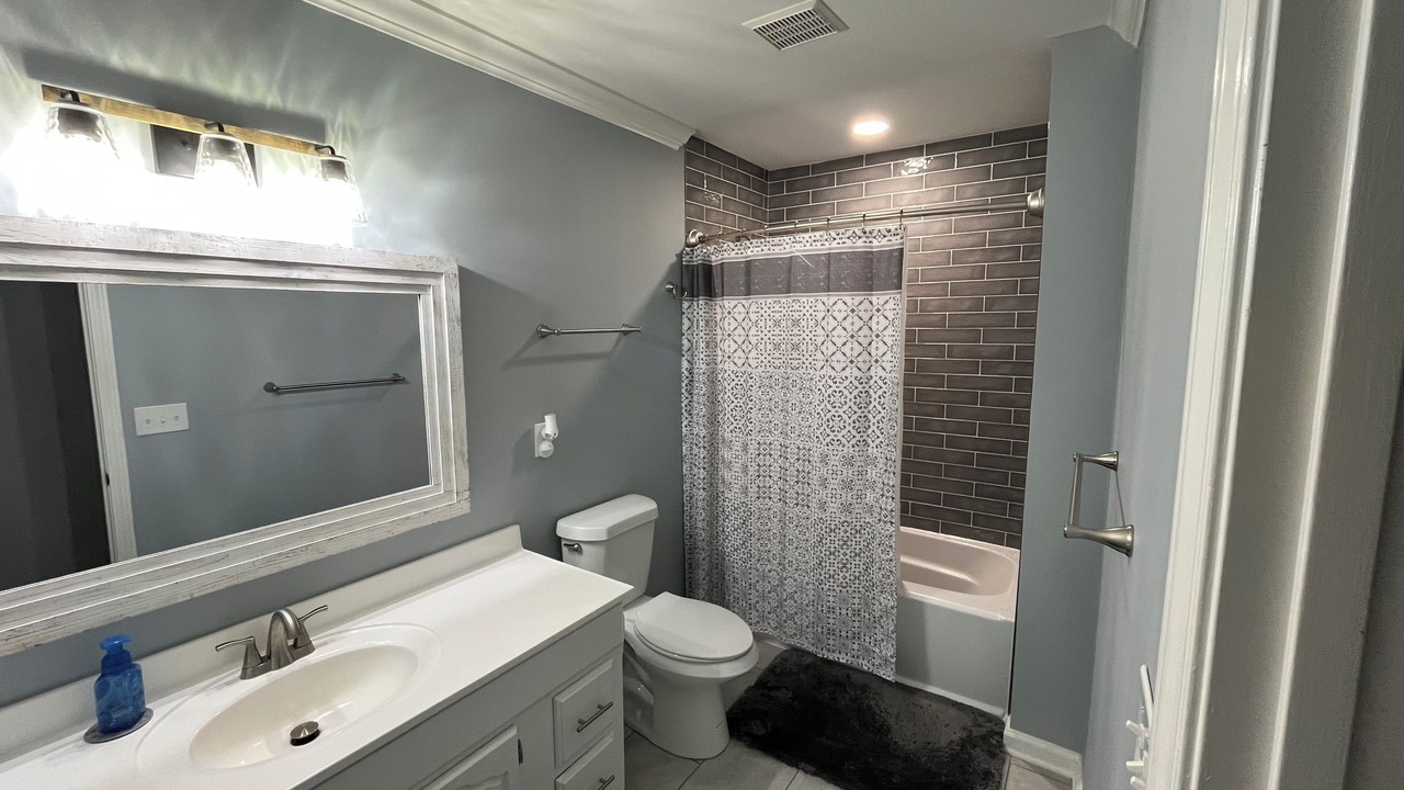 Photo of Bathroom in Townville