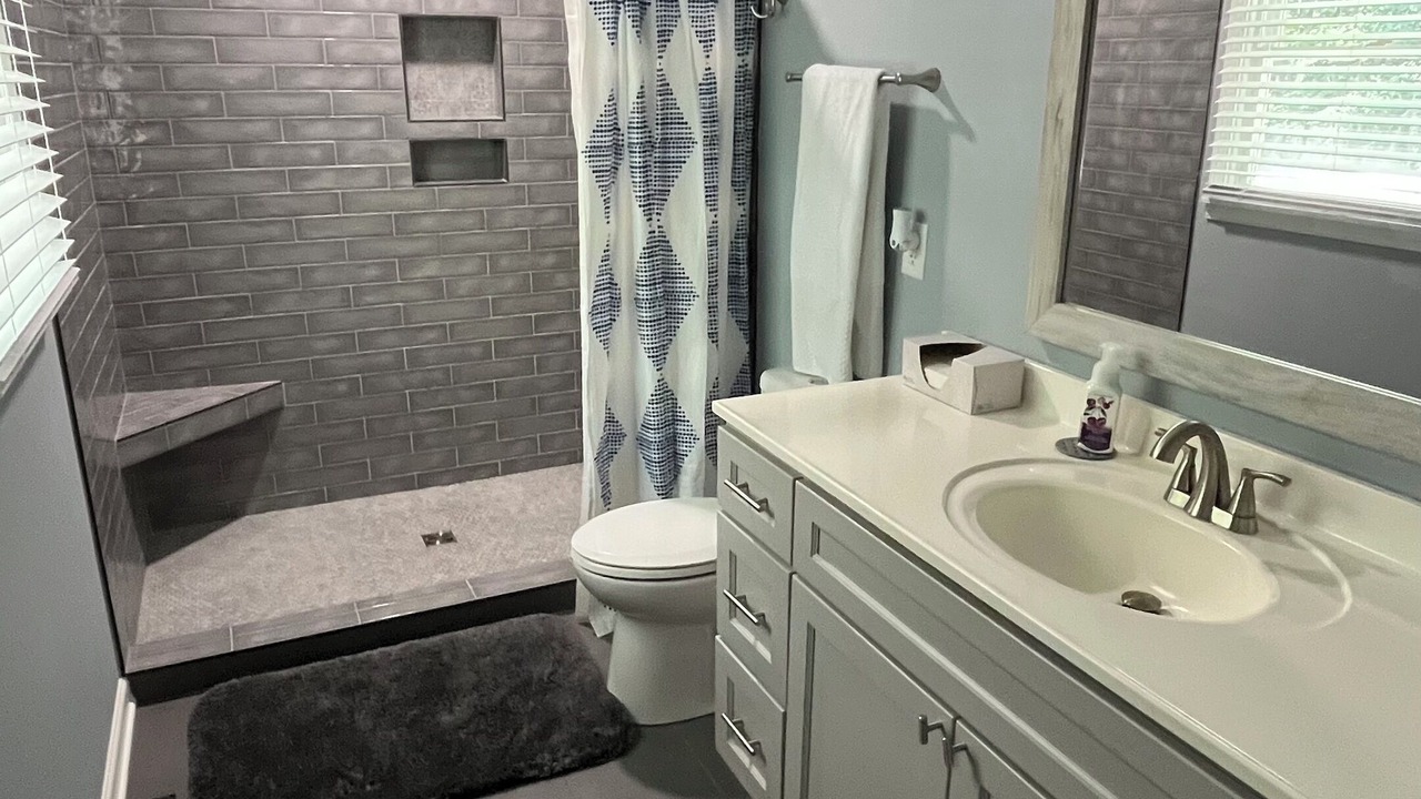 Photo of Bathroom in Townville