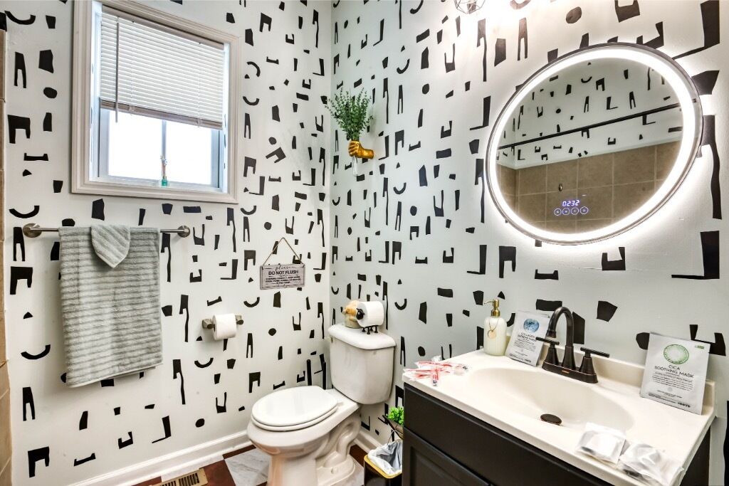 Photo of Bathroom in Thomas Square