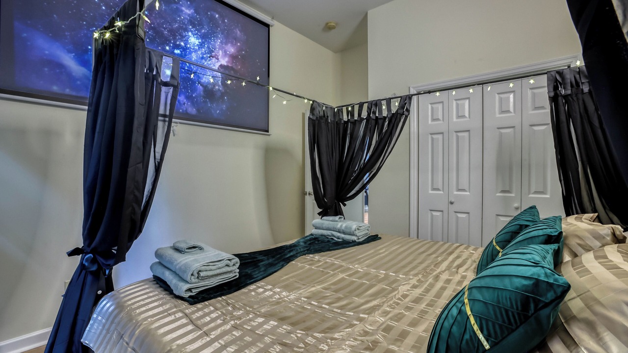 Photo of Bedroom in Thomas Square