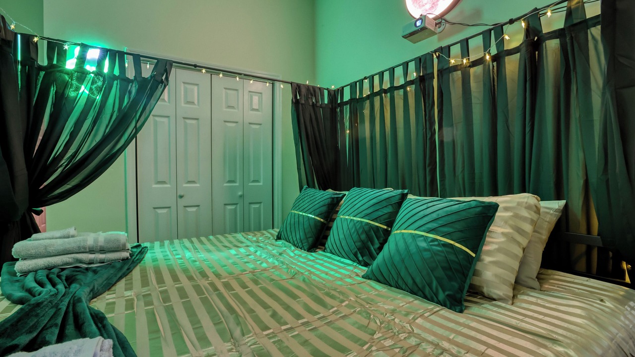 Photo of Bedroom in Thomas Square