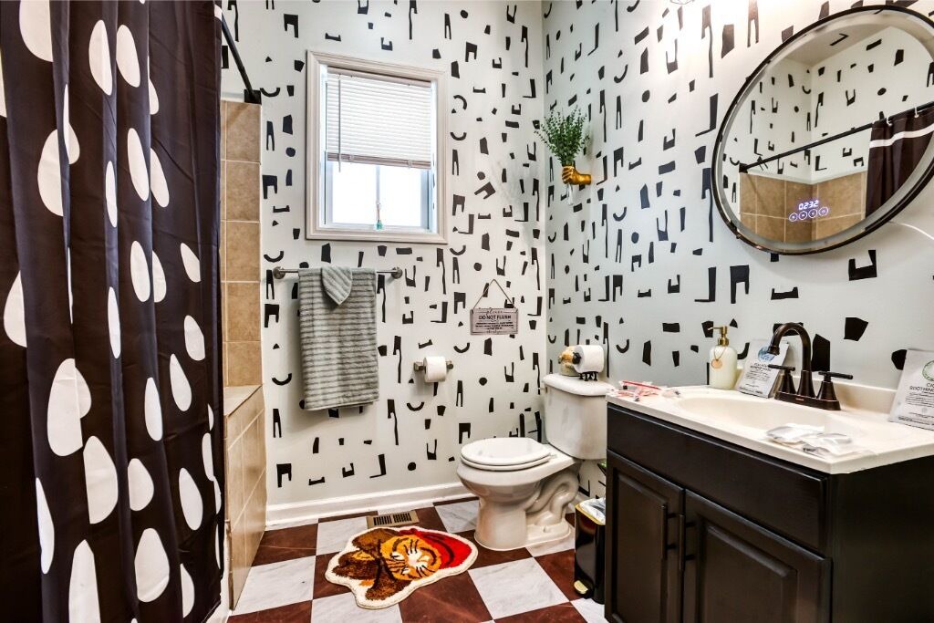 Photo of Bathroom in Thomas Square