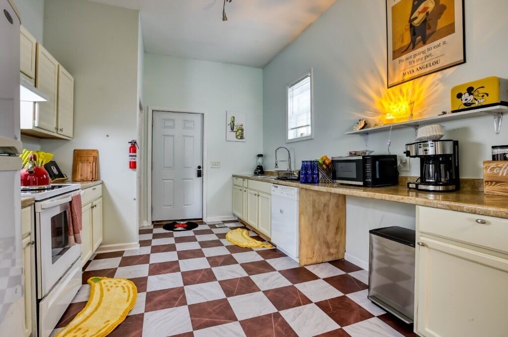 Photo of Kitchen in Thomas Square