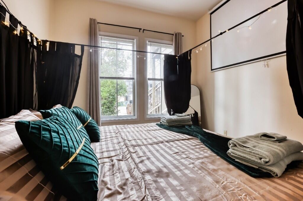 Photo of Bedroom in Thomas Square
