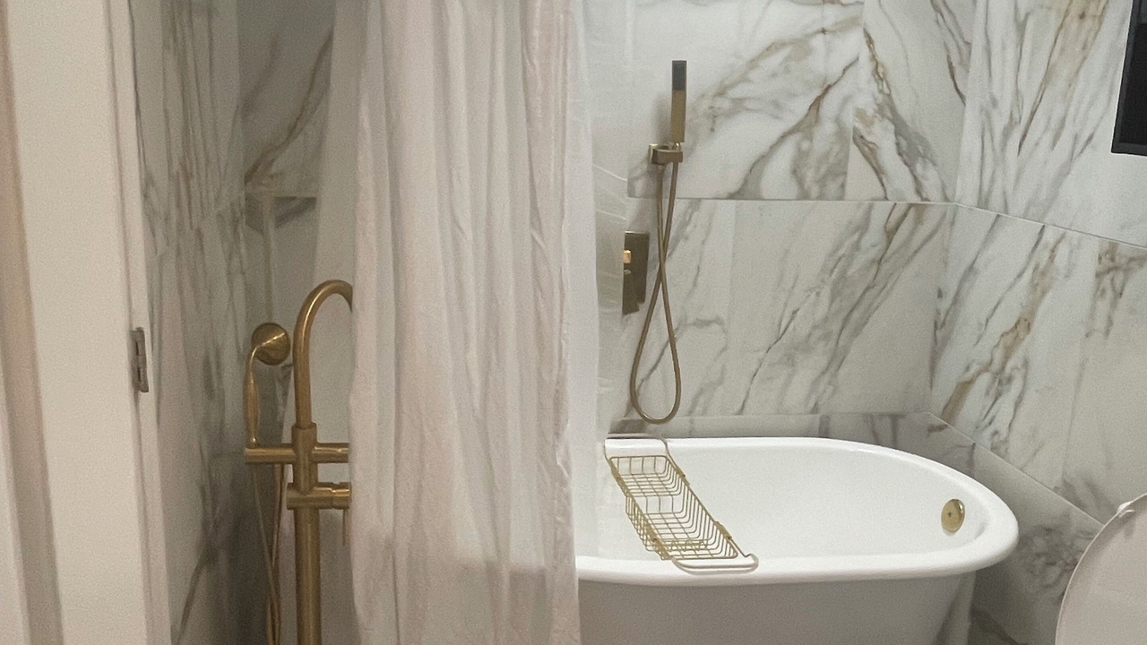 Photo of Bathroom in Huntcliff