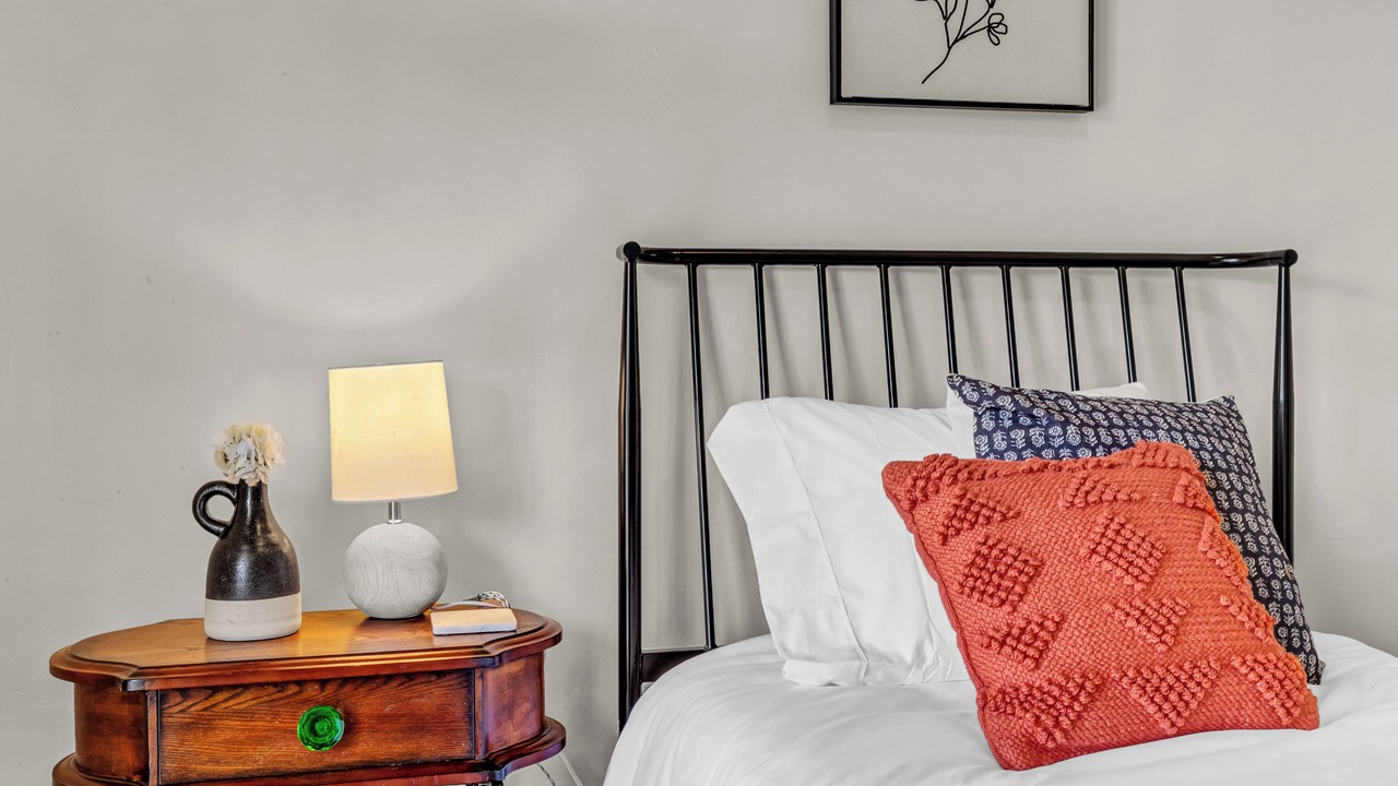 Photo of Bedroom in Metropolitan