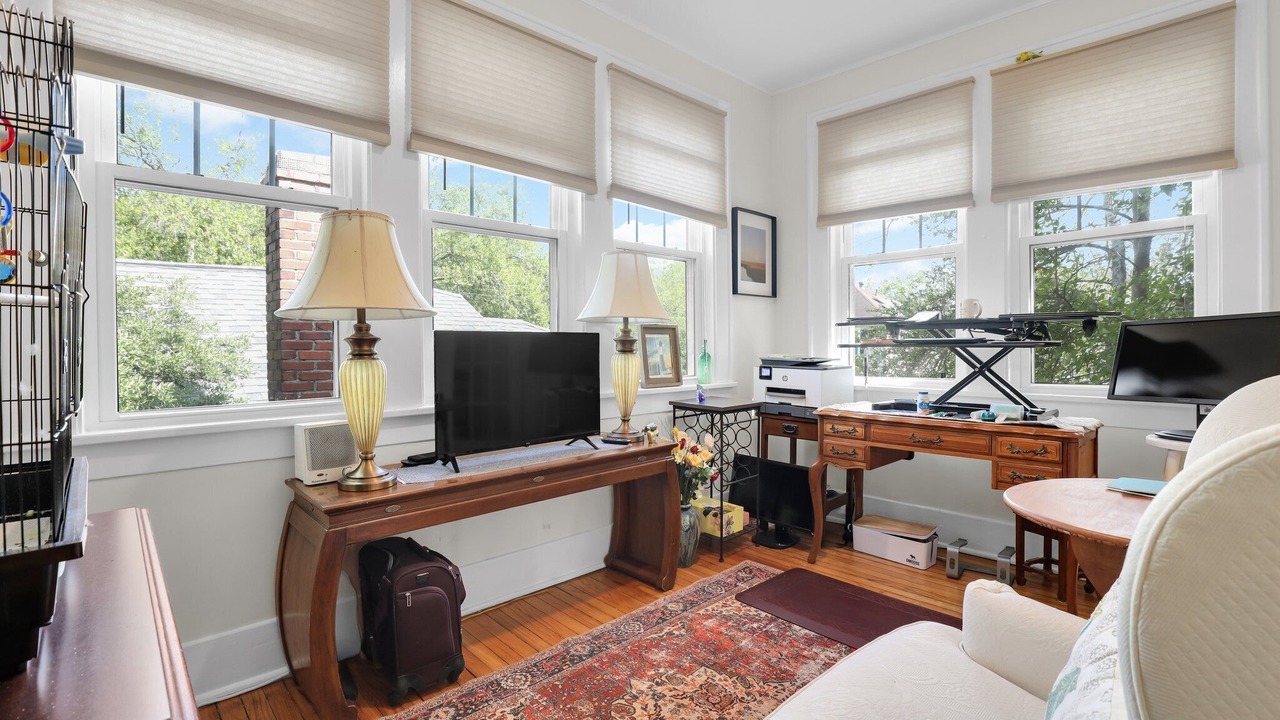 Photo of Livingroom in Midtown