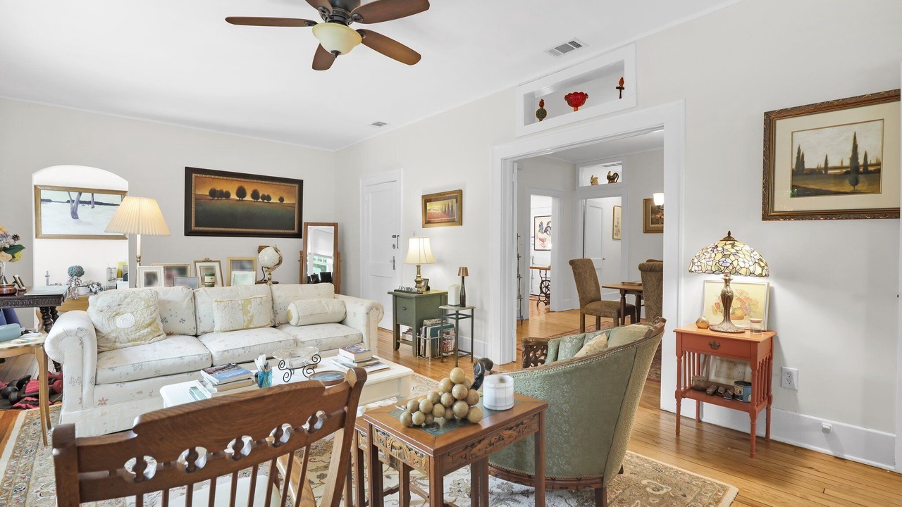 Photo of Livingroom in Midtown