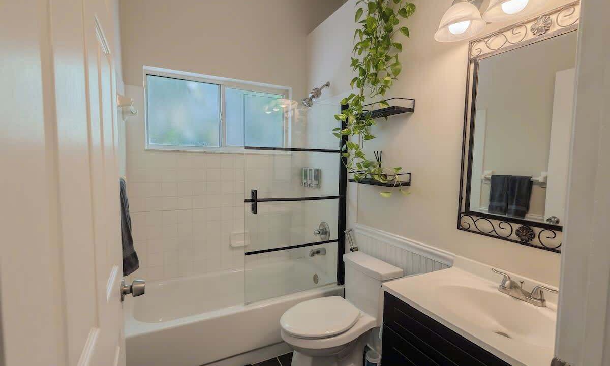 Photo of Bathroom in Valrico