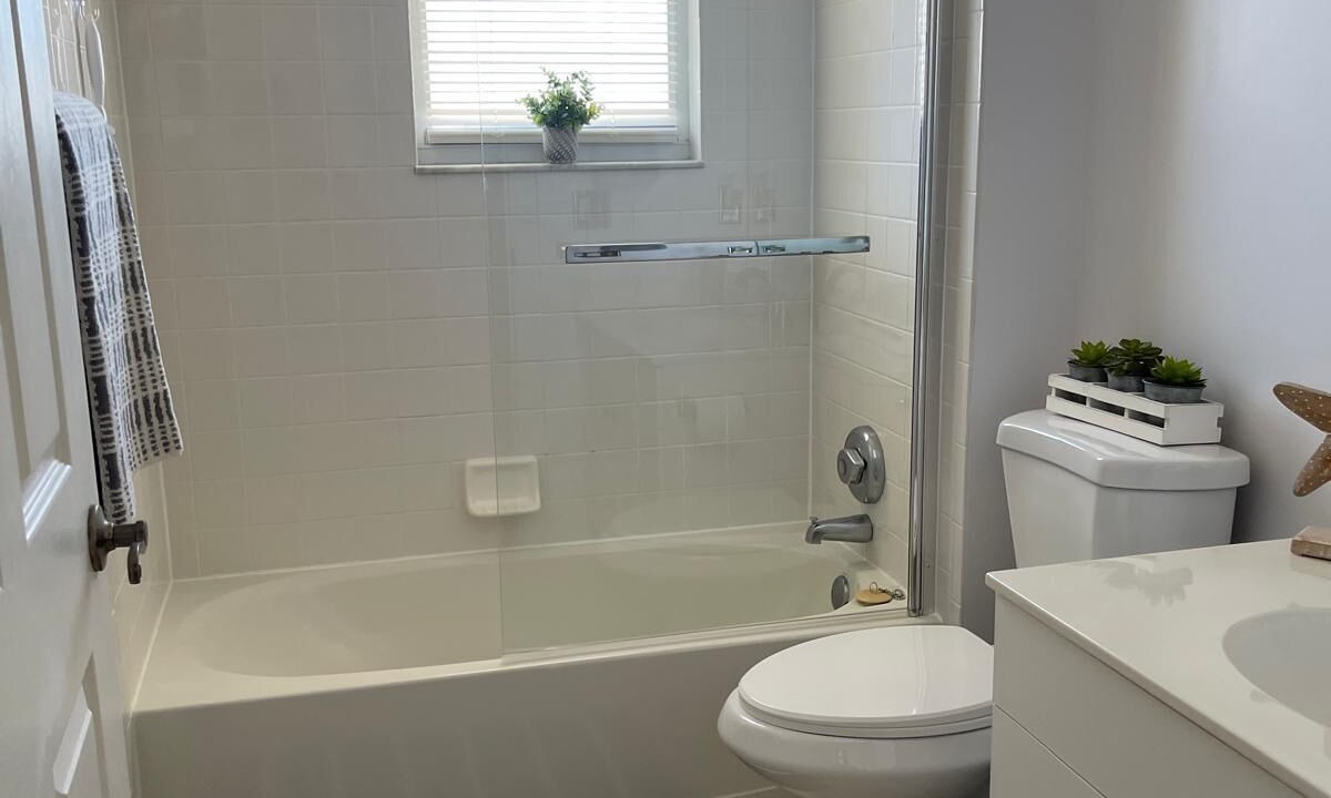 Photo of Bathroom in Crown Pointe