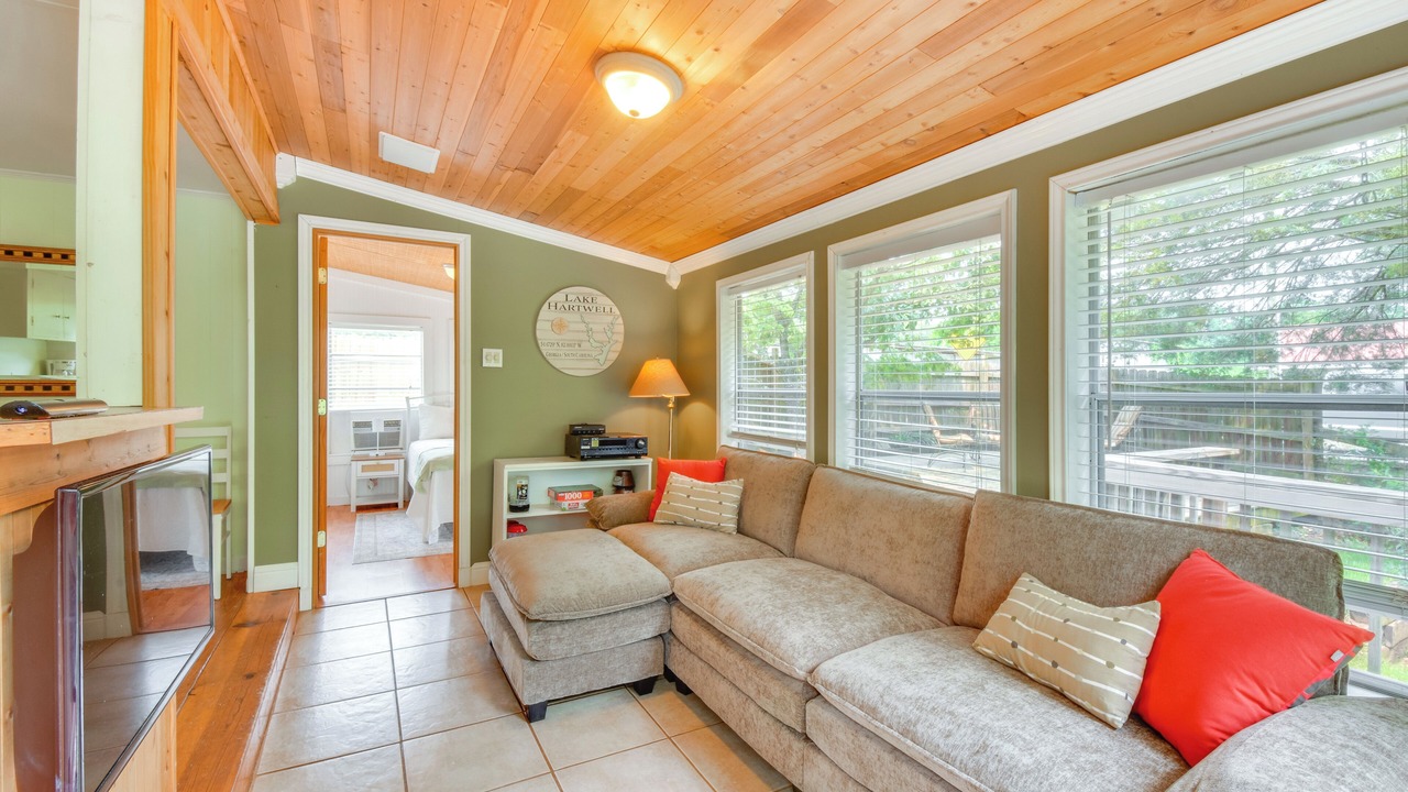 Photo of Livingroom in Townville