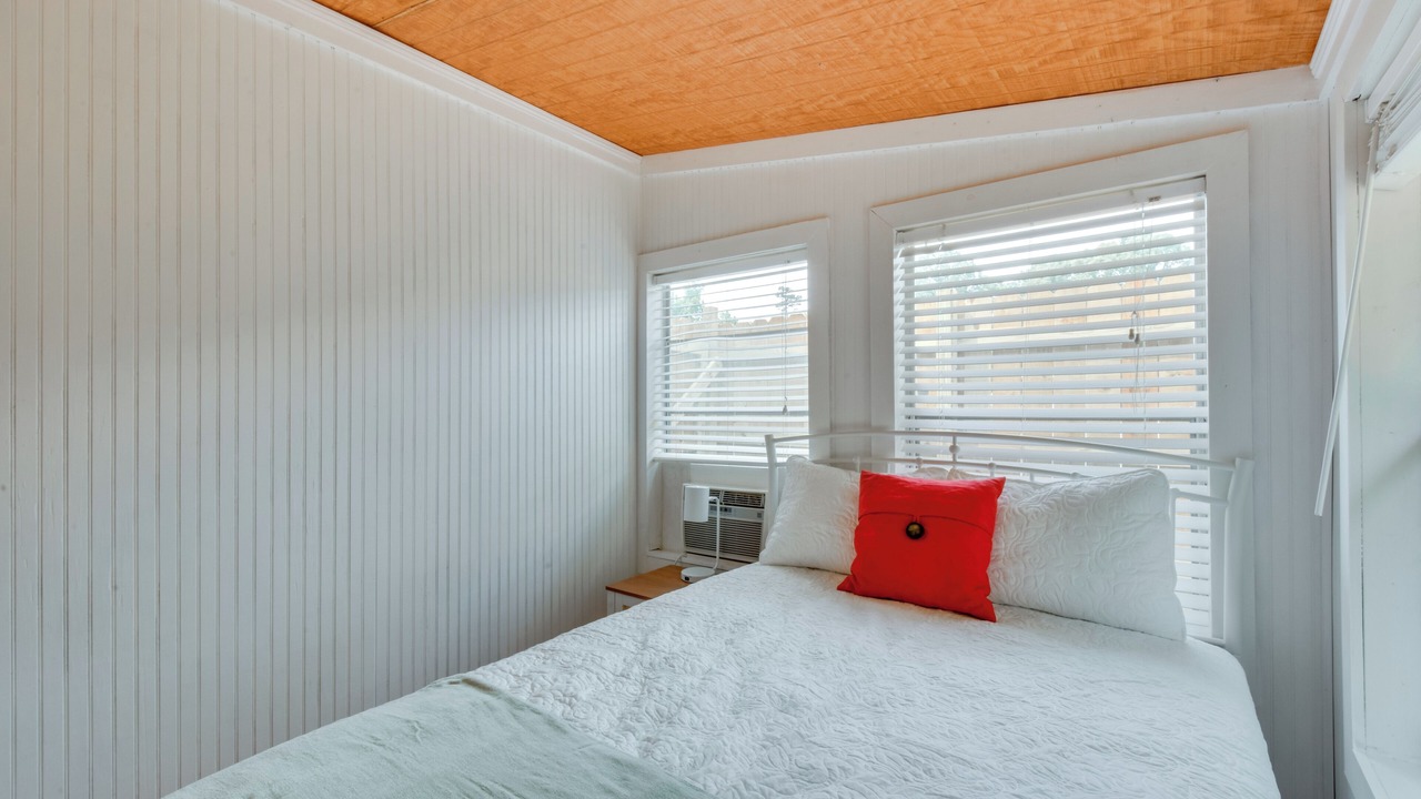 Photo of Bedroom in Townville