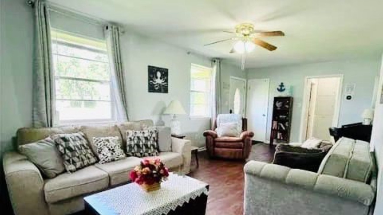 Photo of Livingroom in Port Wentworth