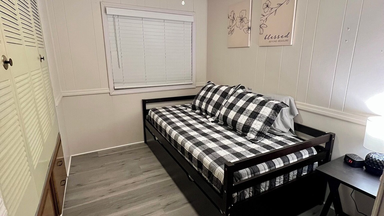Photo of Bedroom in Crooked Lake Park