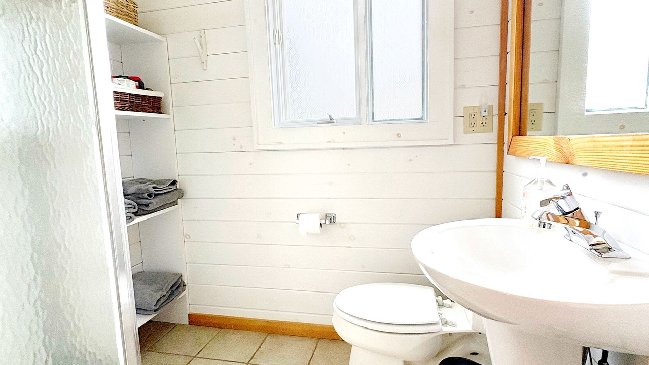 Photo of Bathroom in Glenville