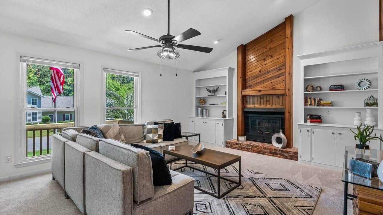Photo of Livingroom in Harbison