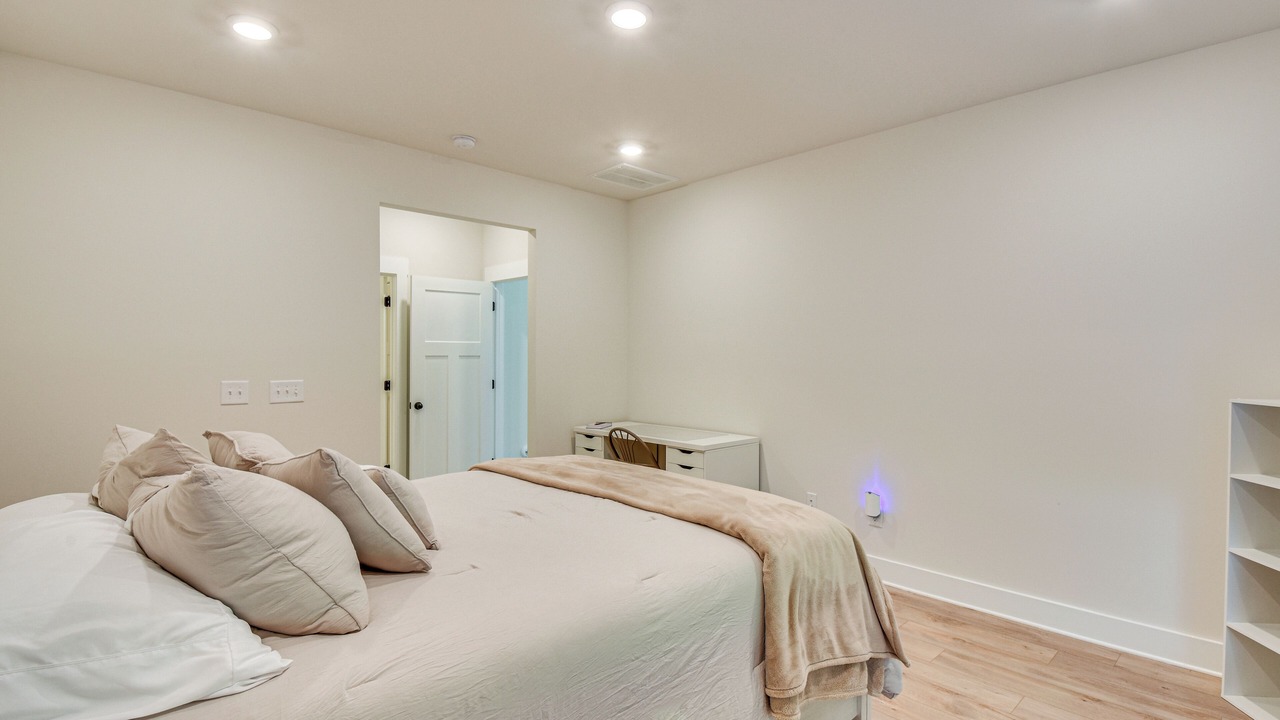 Photo of Bedroom in Central