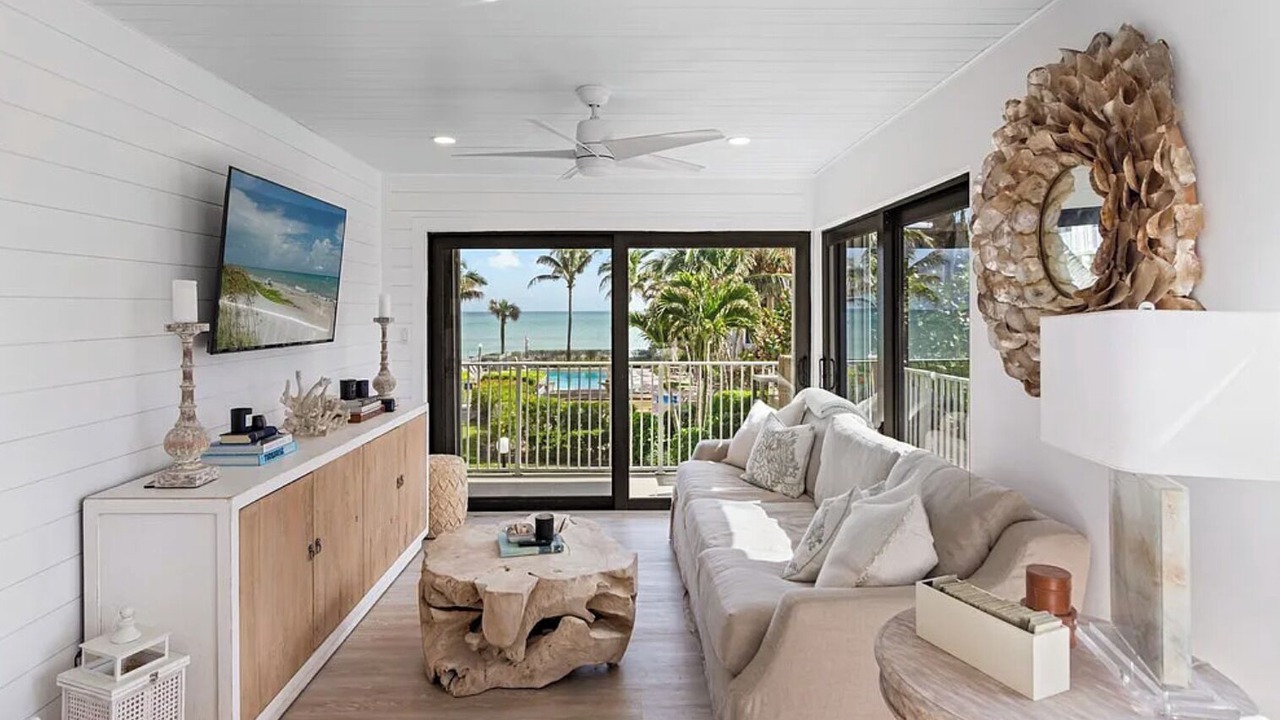 Photo of Livingroom in Central Beach