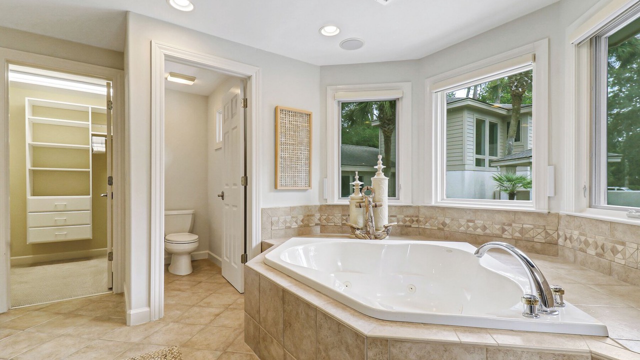 Photo of Bathroom in Beach Lagoon