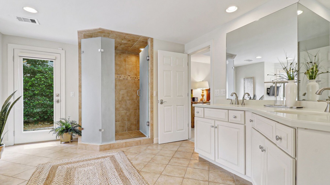 Photo of Bathroom in Beach Lagoon