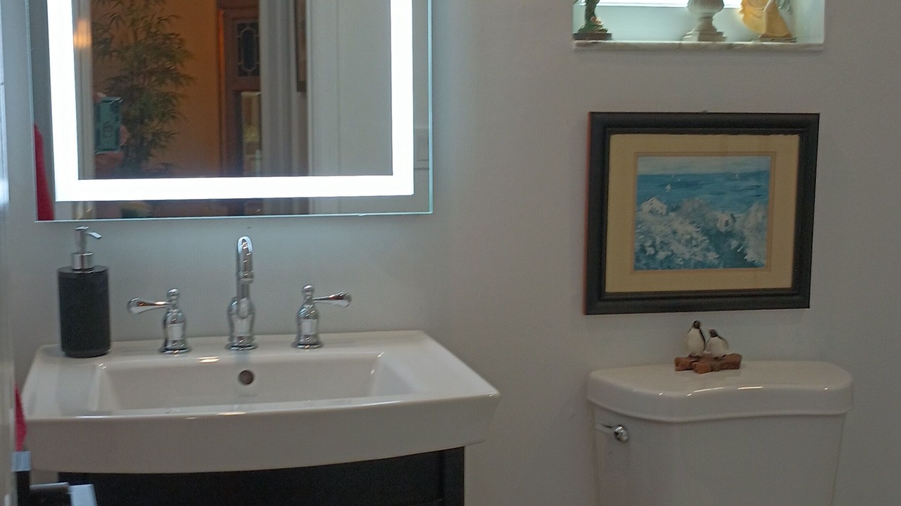 Photo of Bathroom in Crown Pointe