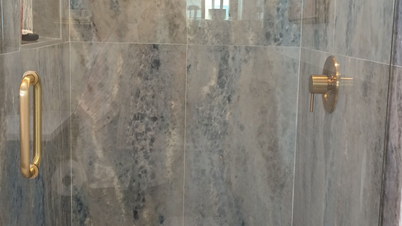 Photo of Bathroom in Crown Pointe