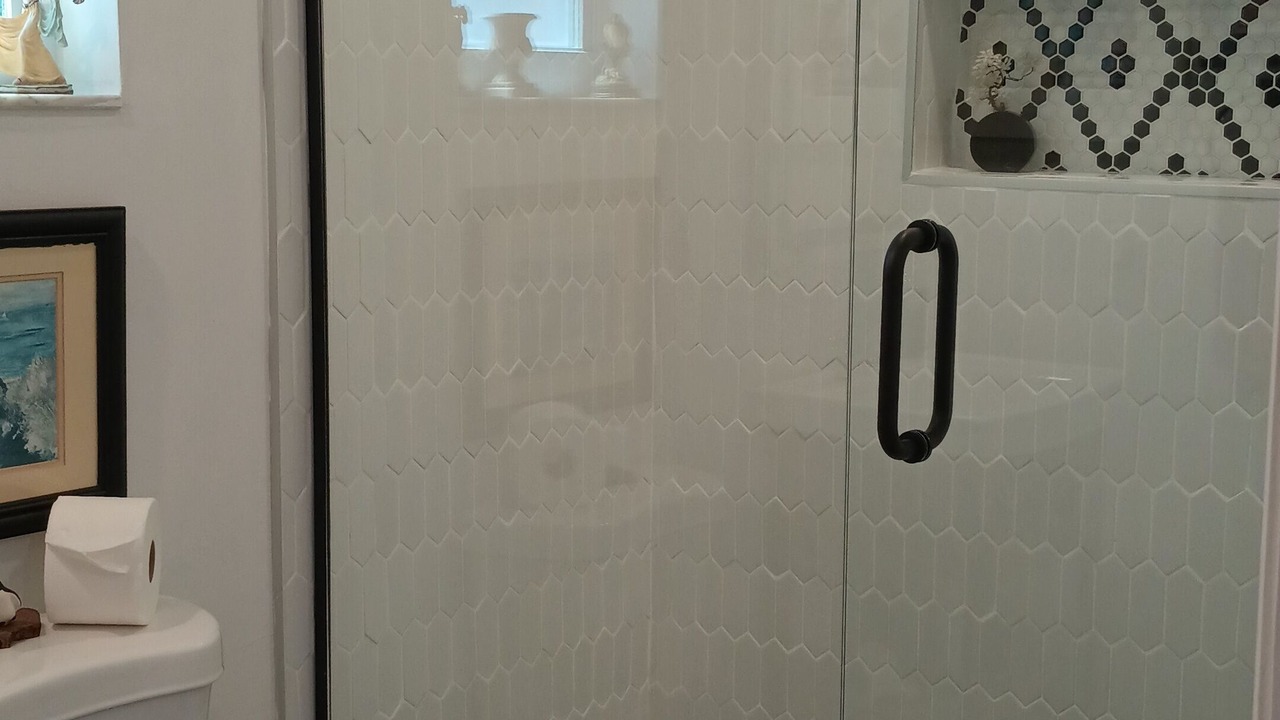 Photo of Bathroom in Crown Pointe