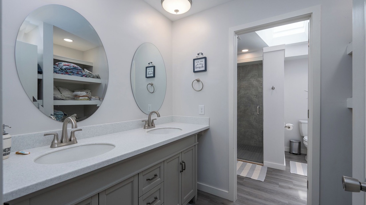 Photo of Bathroom in Beachwalk