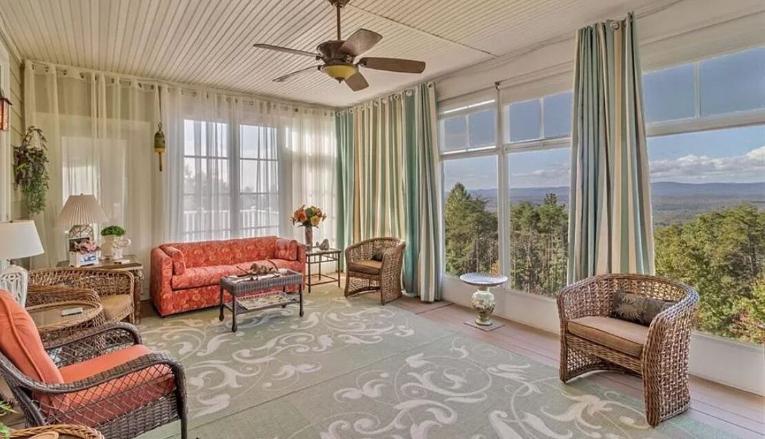 Photo of Livingroom in Salem