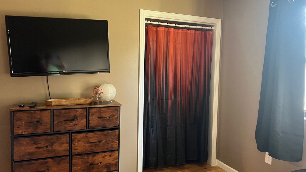 Photo of Bedroom in Midway