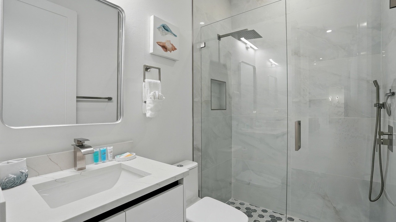 Photo of Bathroom in Trafalgar